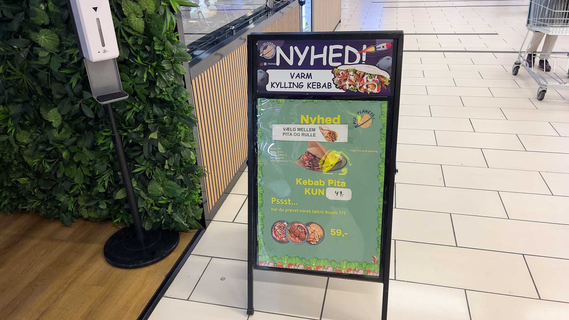 Menuskilt hos Pita Planet Pure i Storcenter Nord