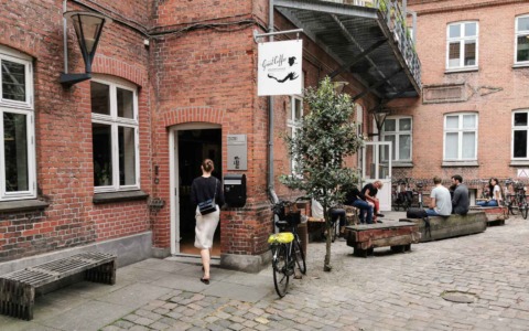 Stillers Coffee set fra baggården i Klostergade af