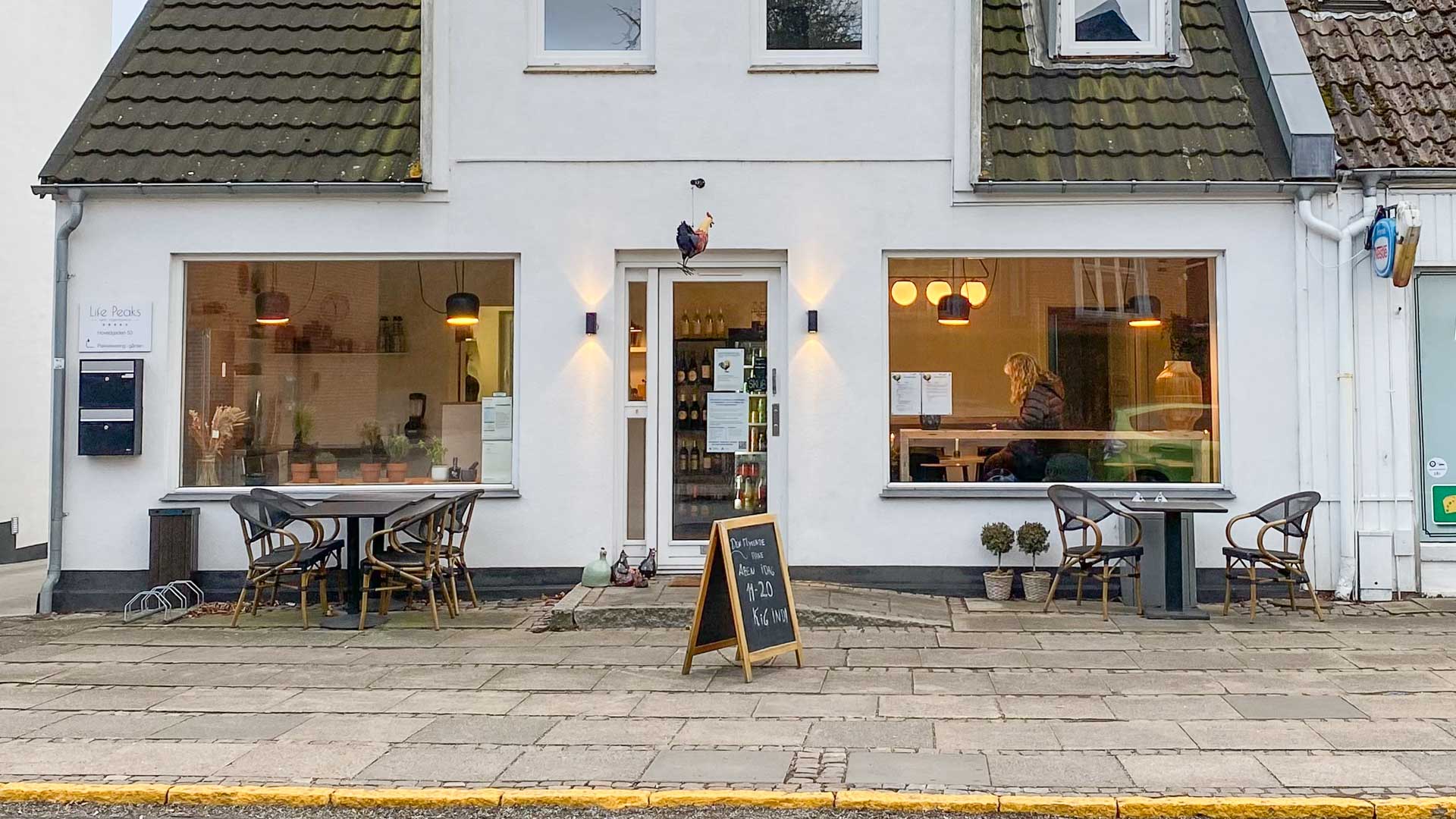 Den Flyvende Hane i Brabrand er et genialt koncept