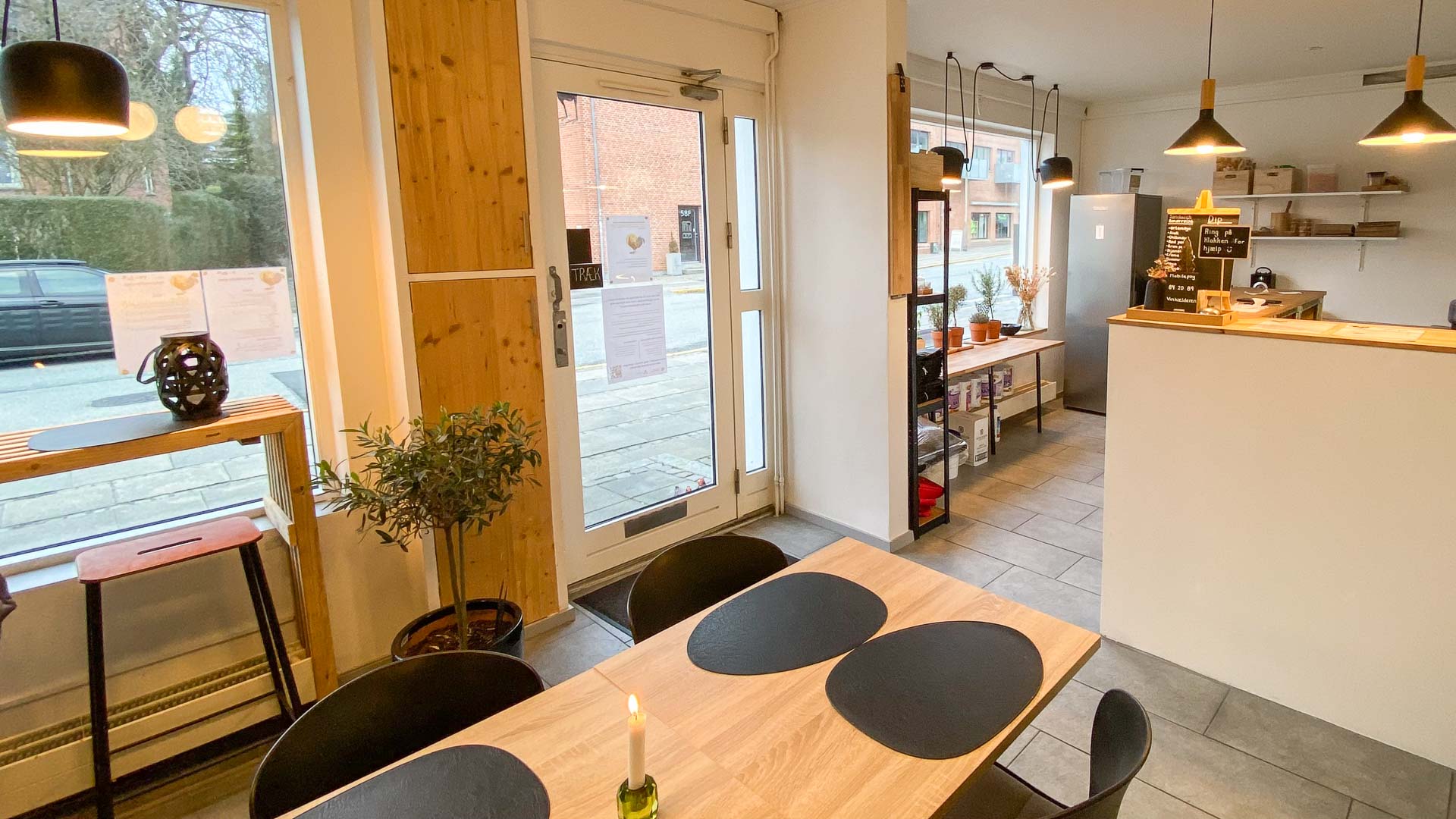 Her er altid pænt og rent hos Den Flyvende Hane