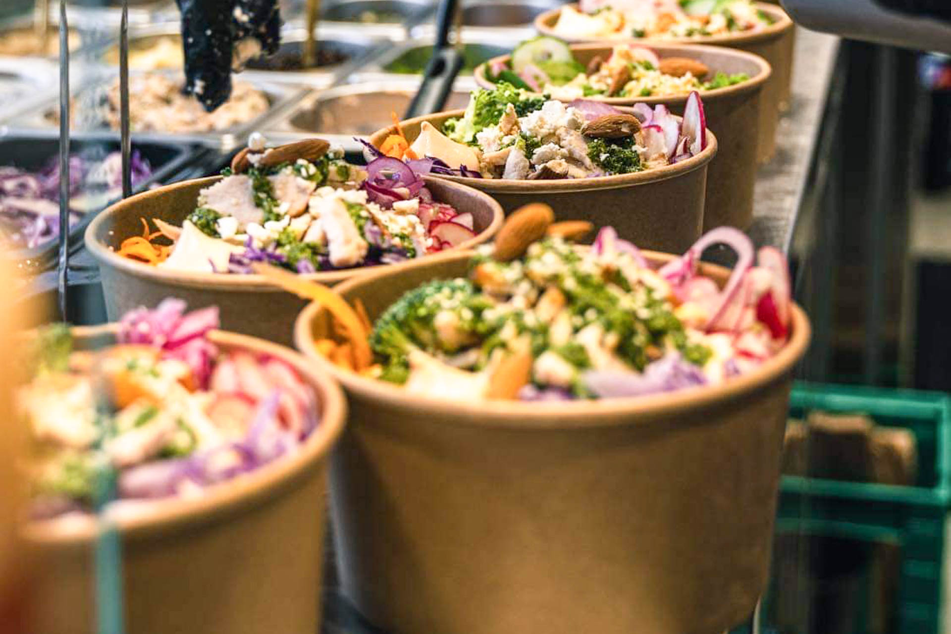 Her er et pænt udvalg af salatbowls hos Miss Green