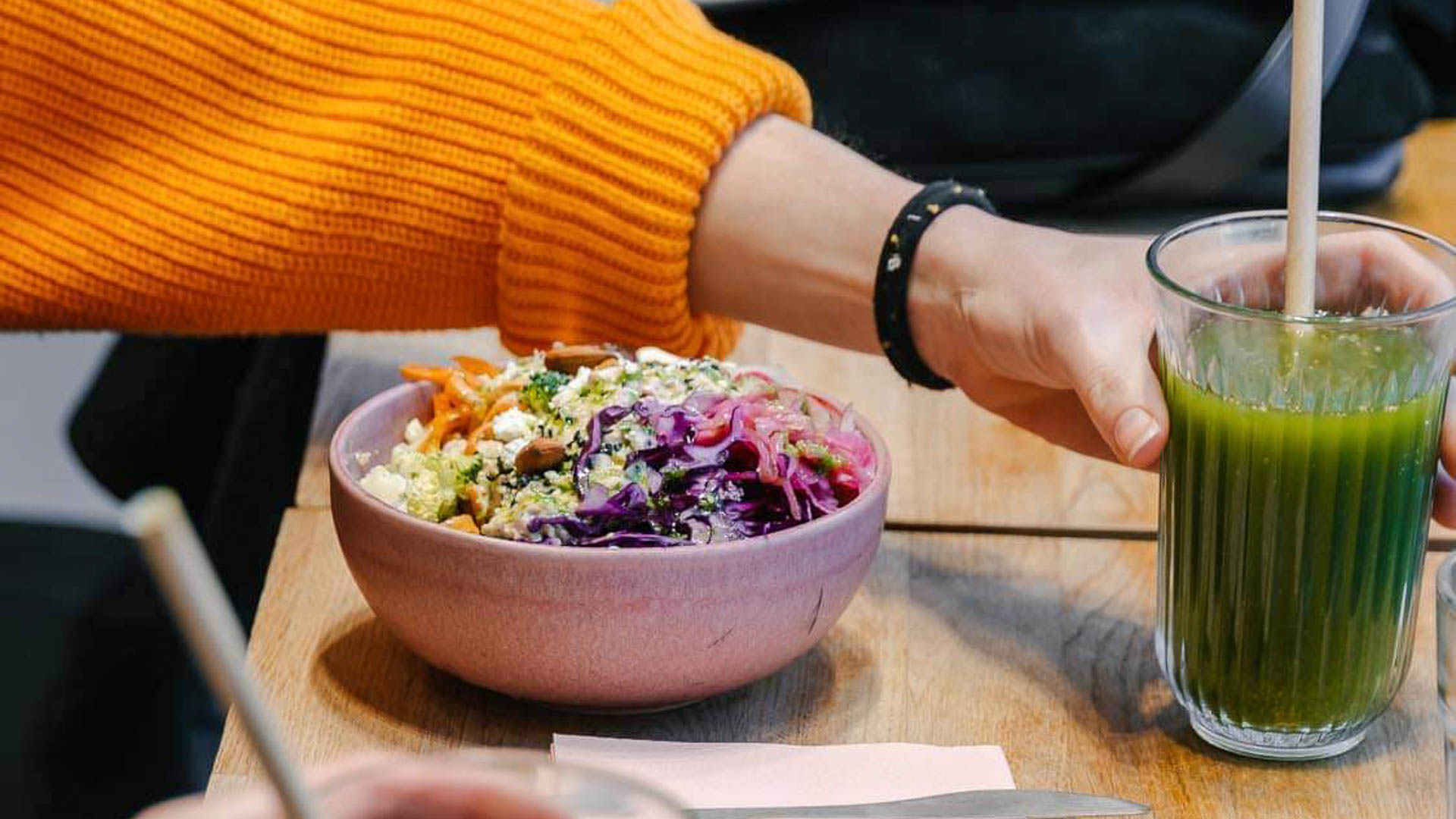 En bowl og noget juice hos Miss Green