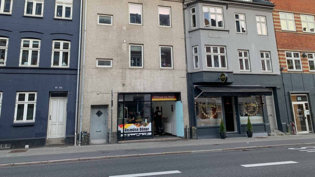 Her ser maBerlin Gem&uuml;se D&ouml;ner p&aring; Frederiks All&eacute; i Aarhus udefra