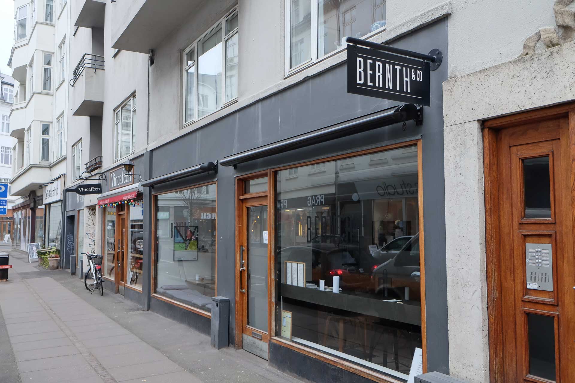 Bernth & Co i Borggade set udefra