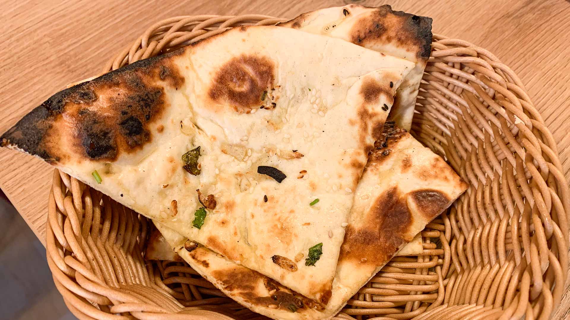 Naan brød kan ikke undværes - Royal Indian Zaika i Aarhus