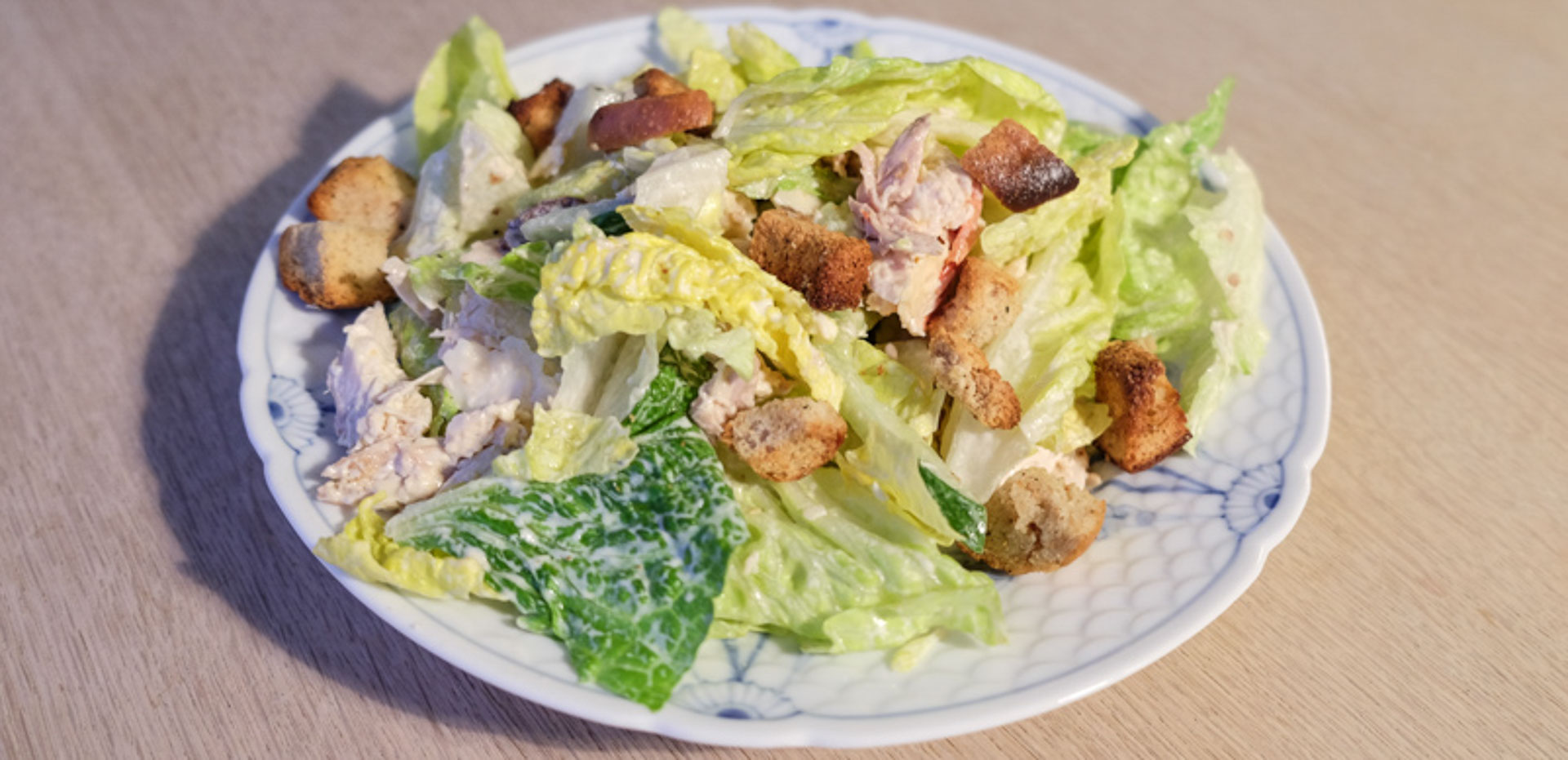 Caesar Salad med romainesalat hos Fredes flyvende Tallerken