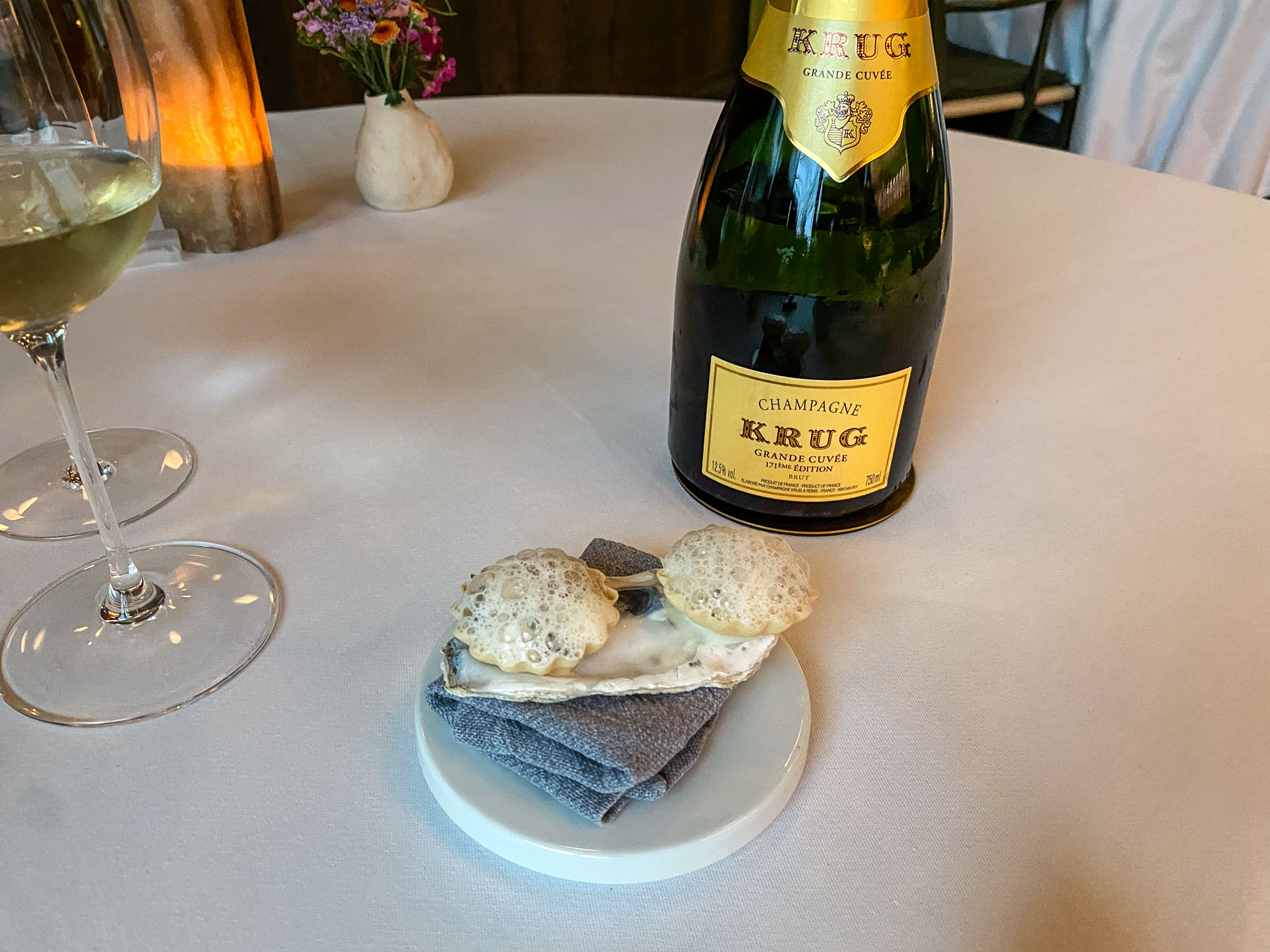 Krug og snacks hos Ghrelin i Aarhus
