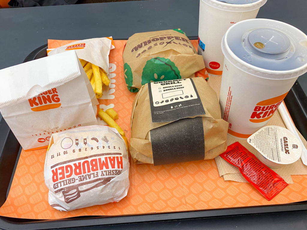 Lidt mad hos Burger King på Banegårdspladsen