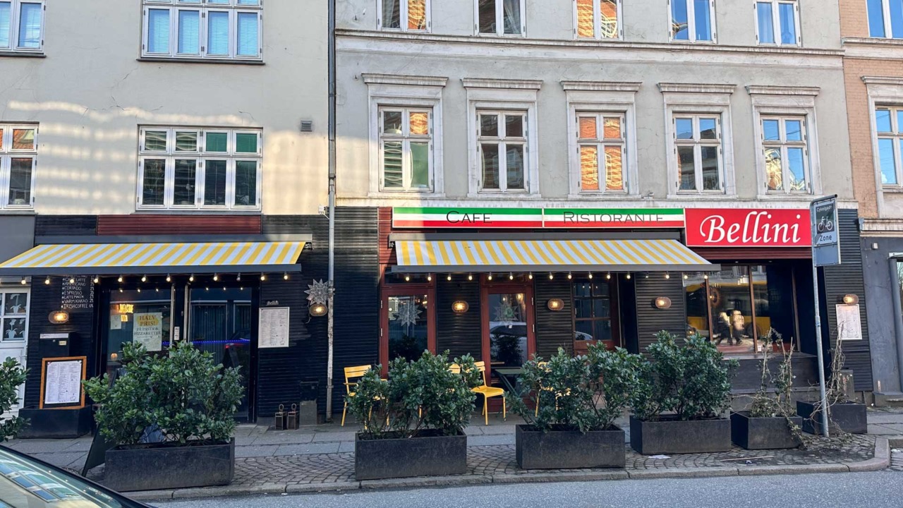 Ristorante Bellini set fra gaden af