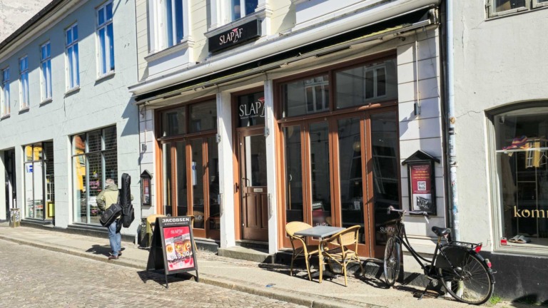 Slap Af i Studsgade i Aarhus set udefra