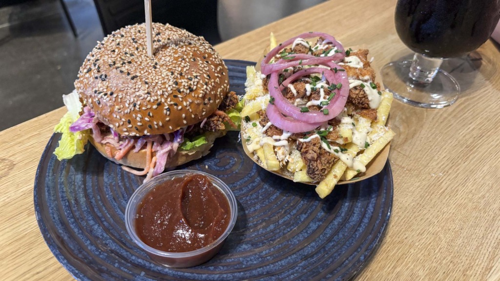 Burger og fritter hos Craft Burger i Nicolinehus