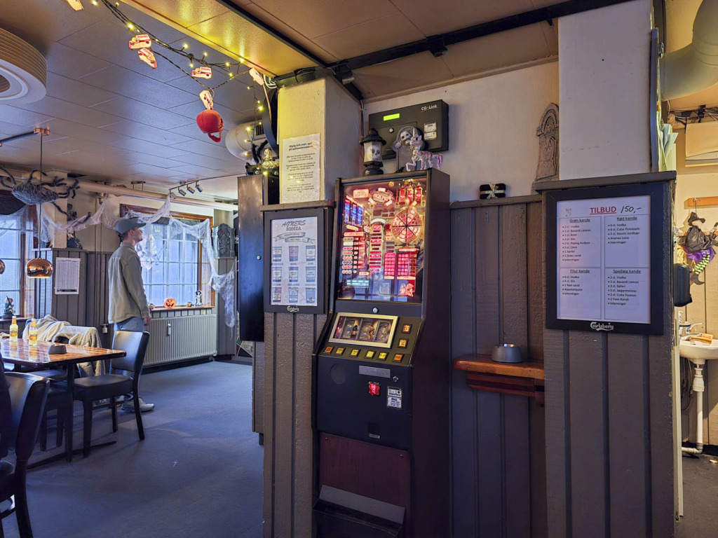 En spilleautomat hos Agners Bodega i Møllevangen