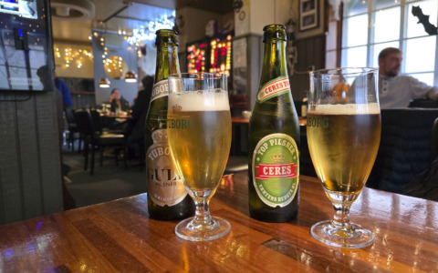 En bare flaskeøl hos Agners Bodega i Møllevangen