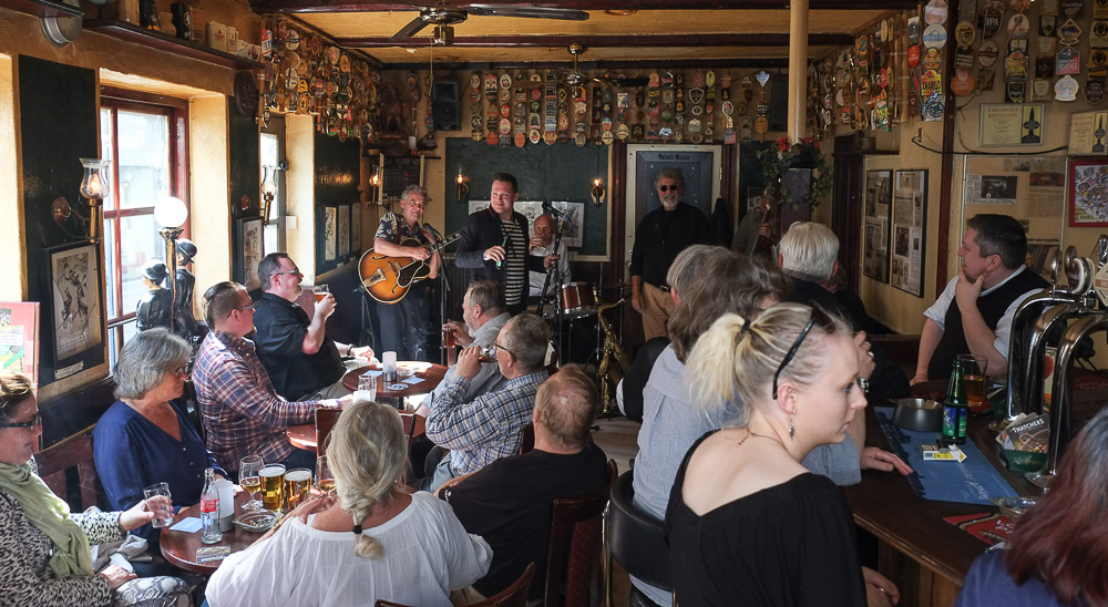 Gang i den hos Cockney Pub