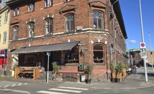 Ugly i Aarhus set udefra.