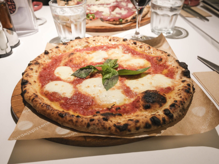 En vildt god pizza hos La Casa di Antonio i Aarhus