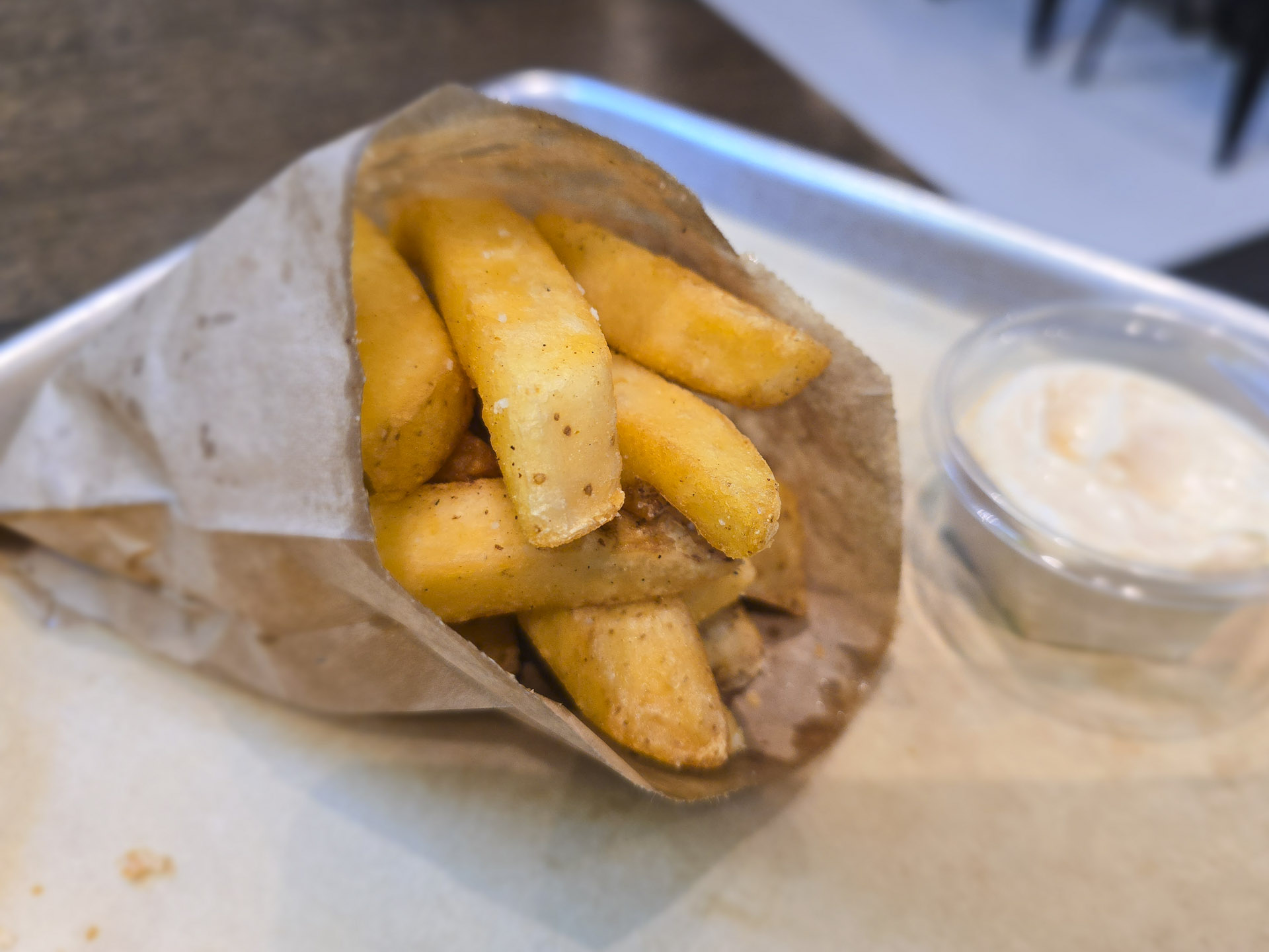 Belgiske pomfritter hos Bro’s Burger and Belgian Fries i Aarhus C.