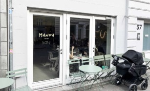 Manda Eatery i Jægergårdsgade set udefra.