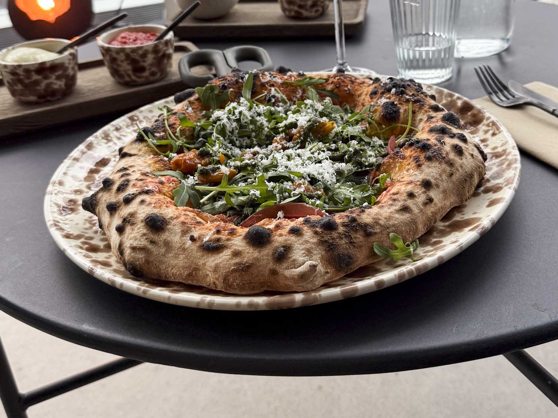 Der er godt med dej i pizzaerne fra Melværk på Aarhus Ø.