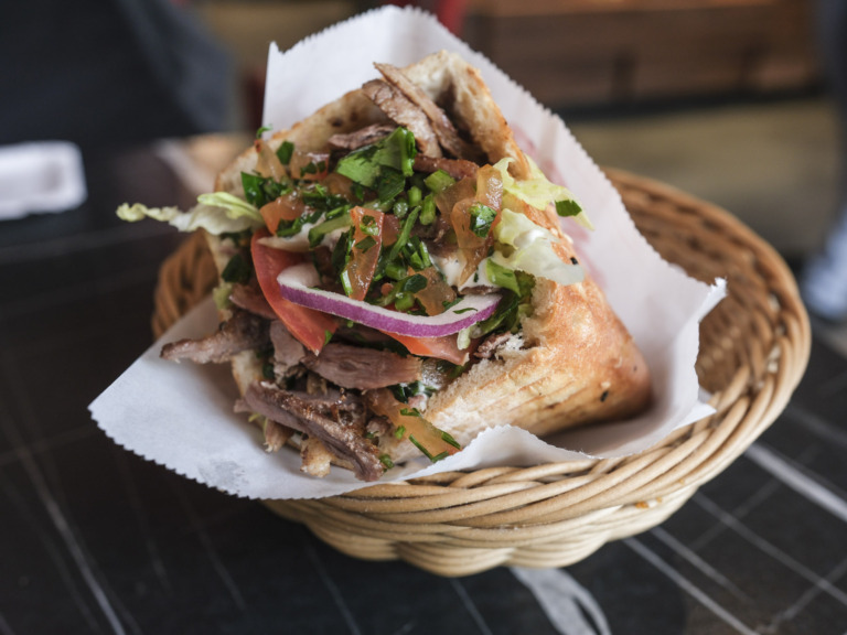 En döner kebab hos Uncle's i Vestergade