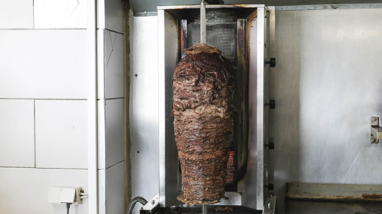 Spyddet flanksteak bygger de selv hos Aladdin i Bazar Vest