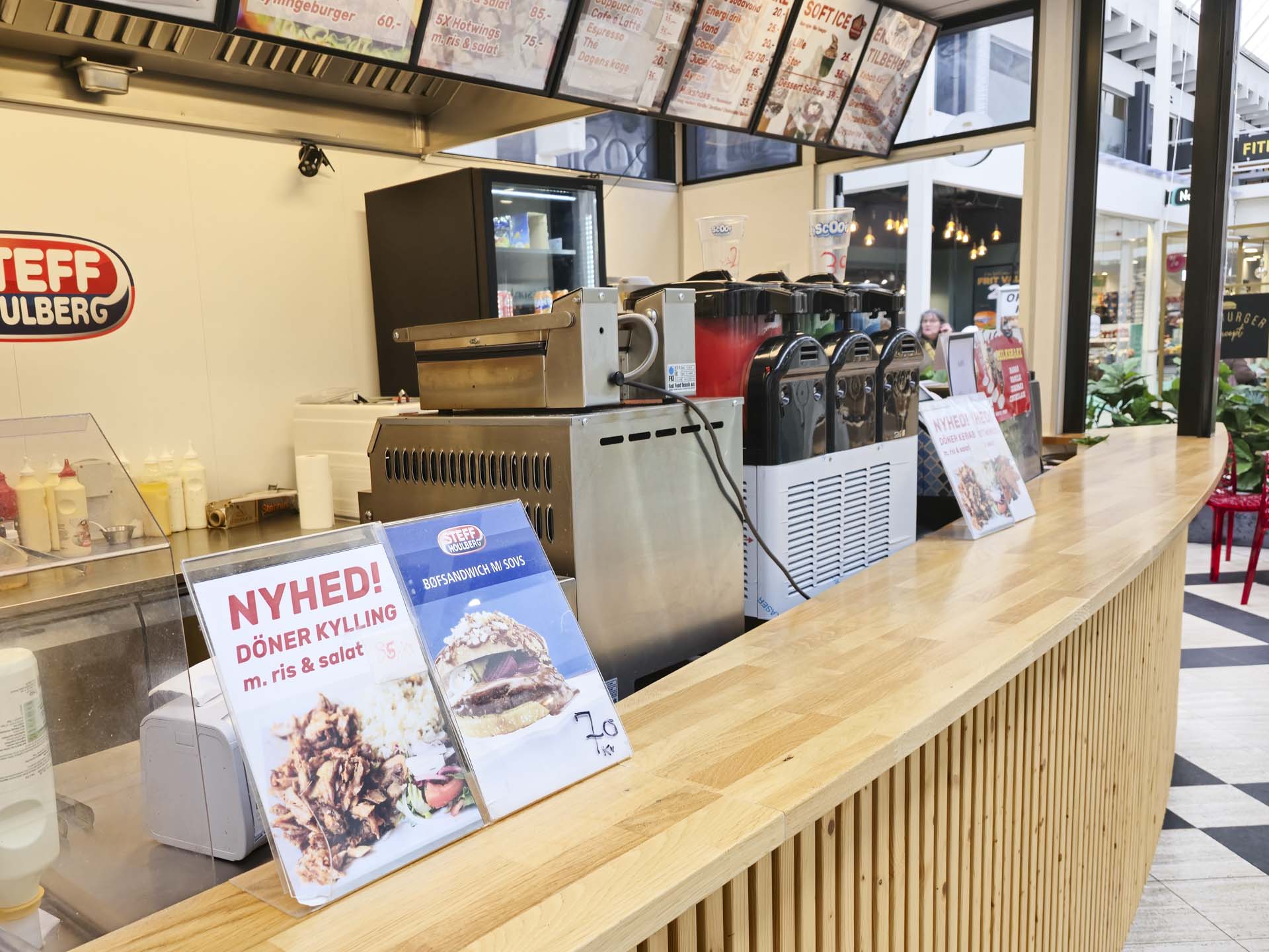 Lidt at drikke hos Grillbaren i Viby Centret