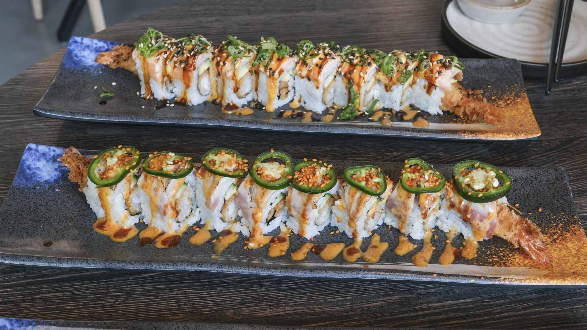 Et par fade med suahi hos A+ Siam Sushi på Aarhus Ø