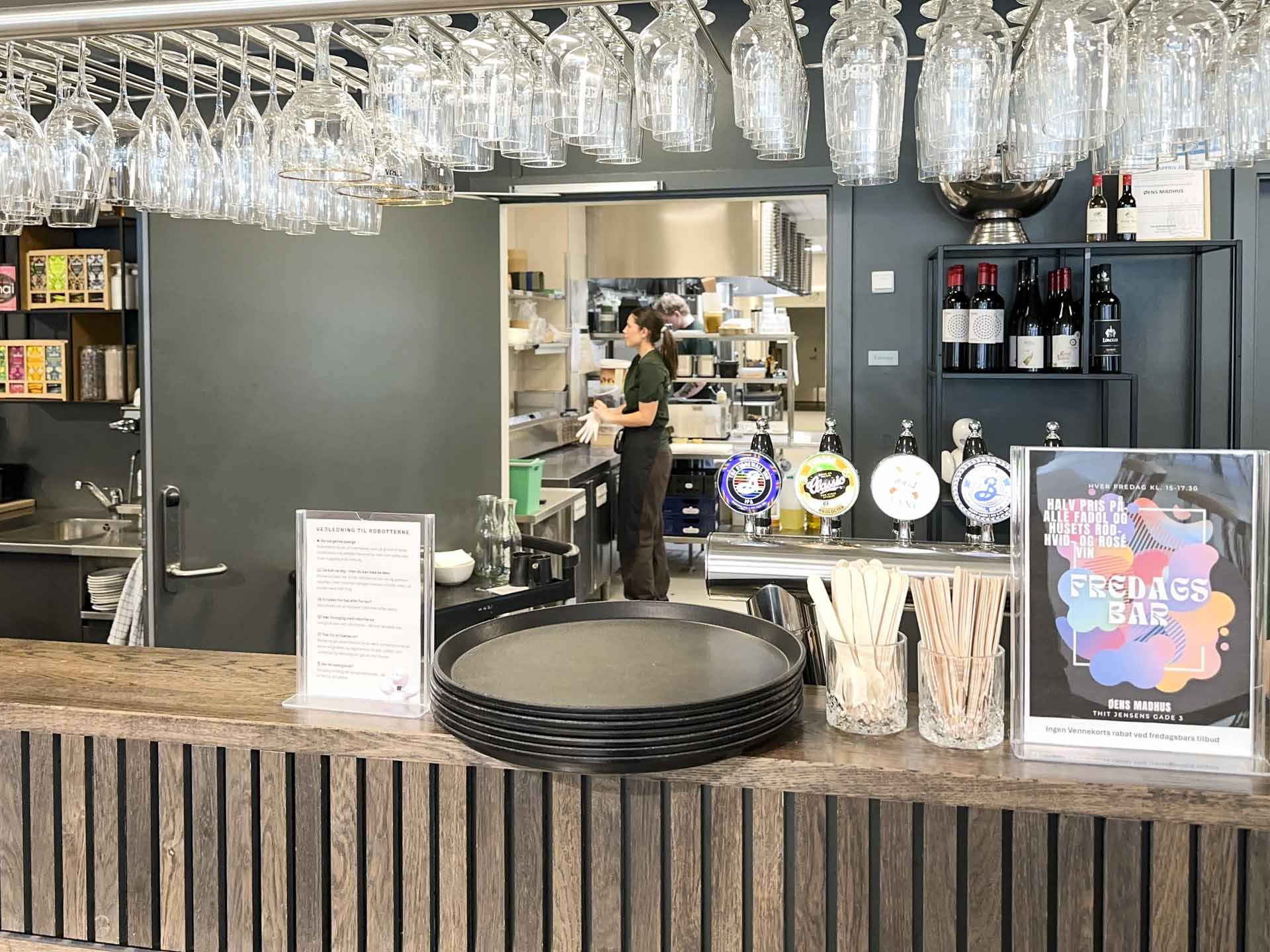 Baren hos Øens Madhus på Aarhus Ø
