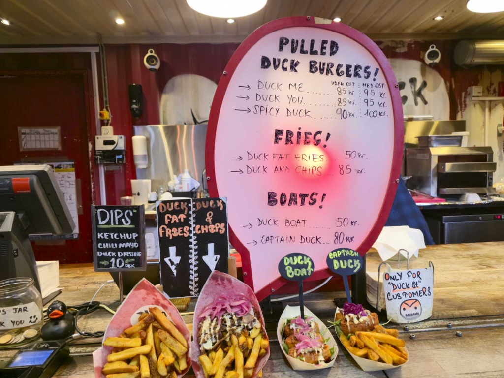 Et prisskilt hos Duck It i Aarhus Street Food