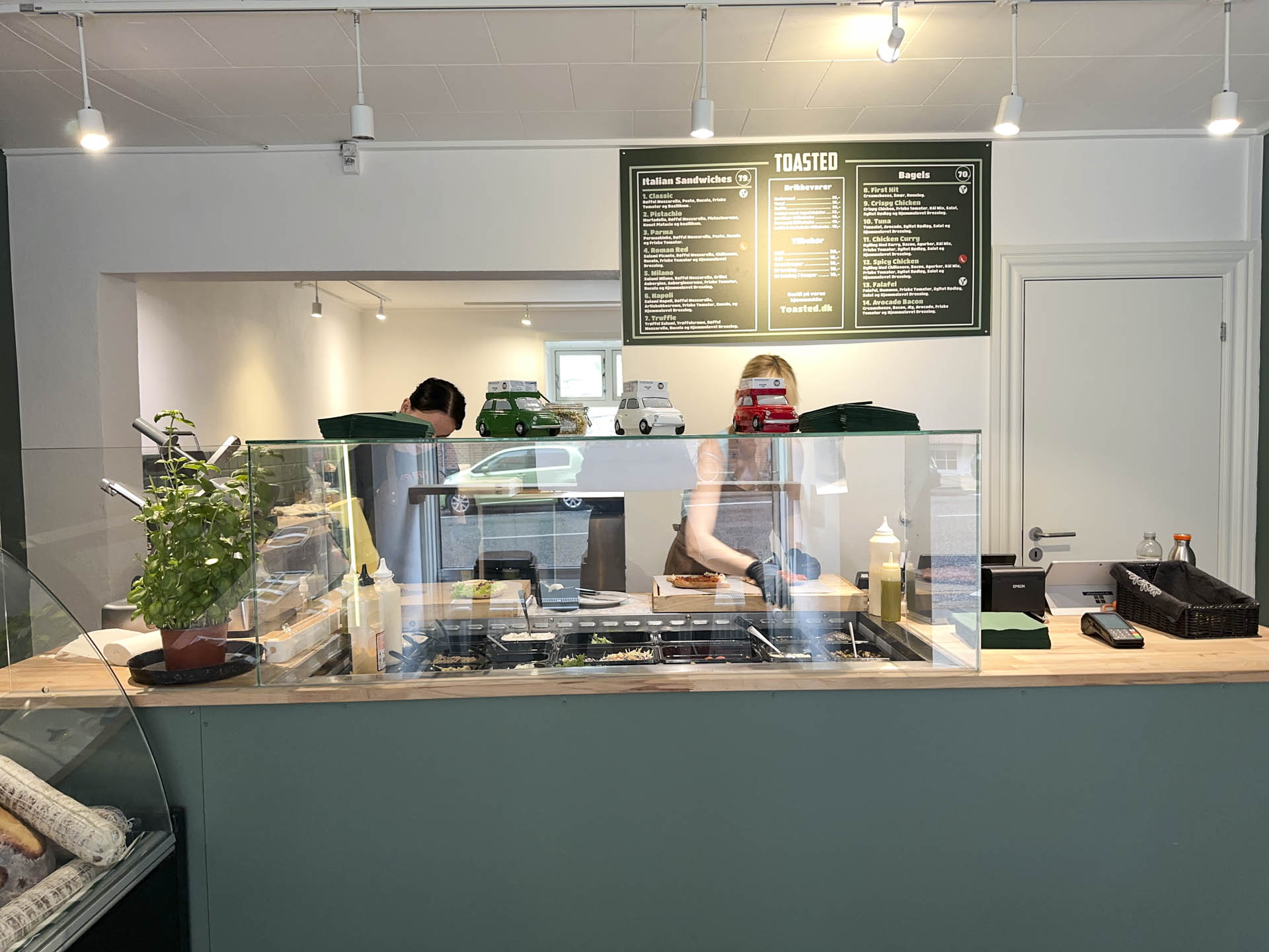 Betjeningen hos Toasted Sandwich & Bagel
