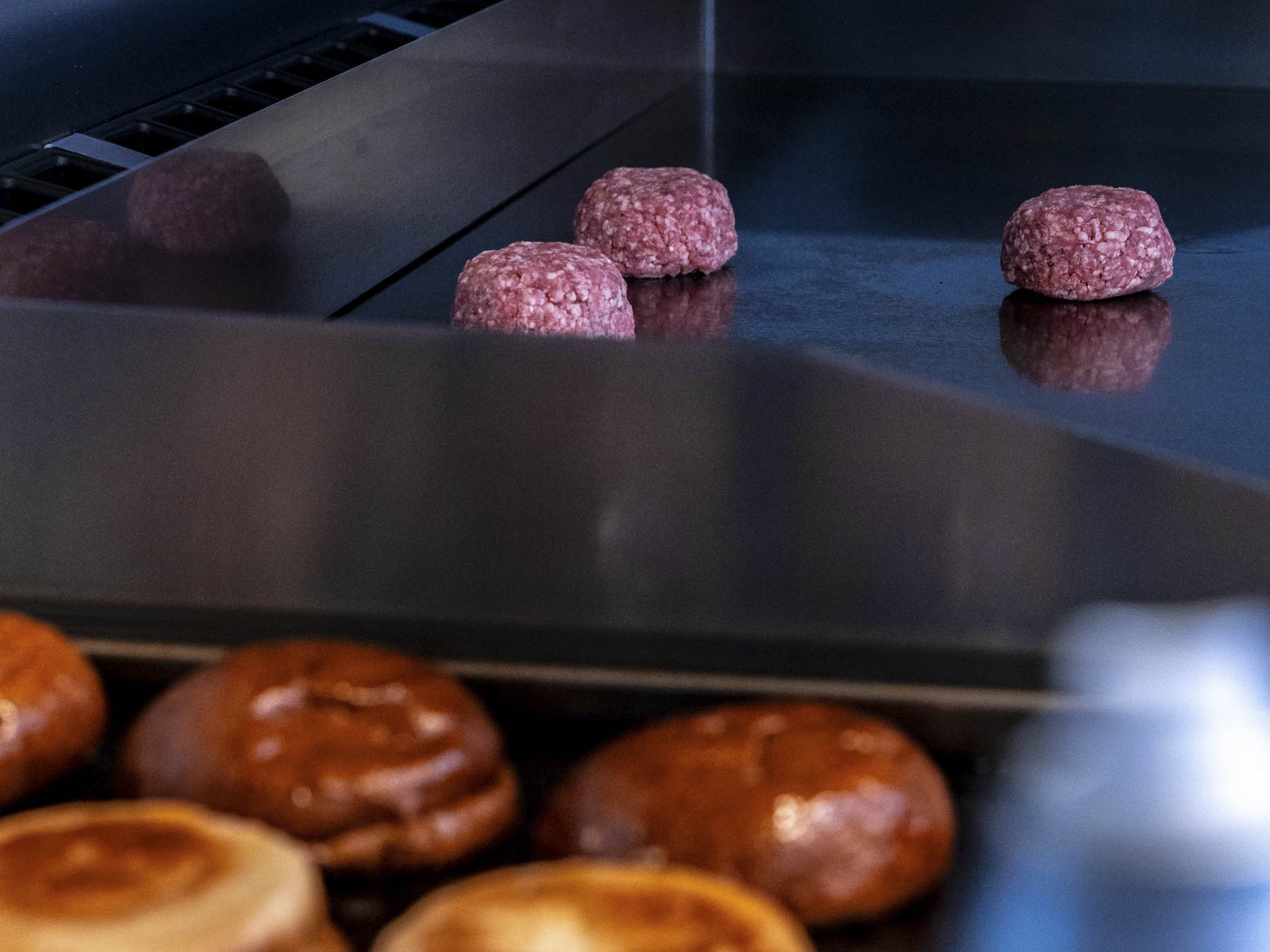 Det friskhakket oksekød hos Rare Burgery.