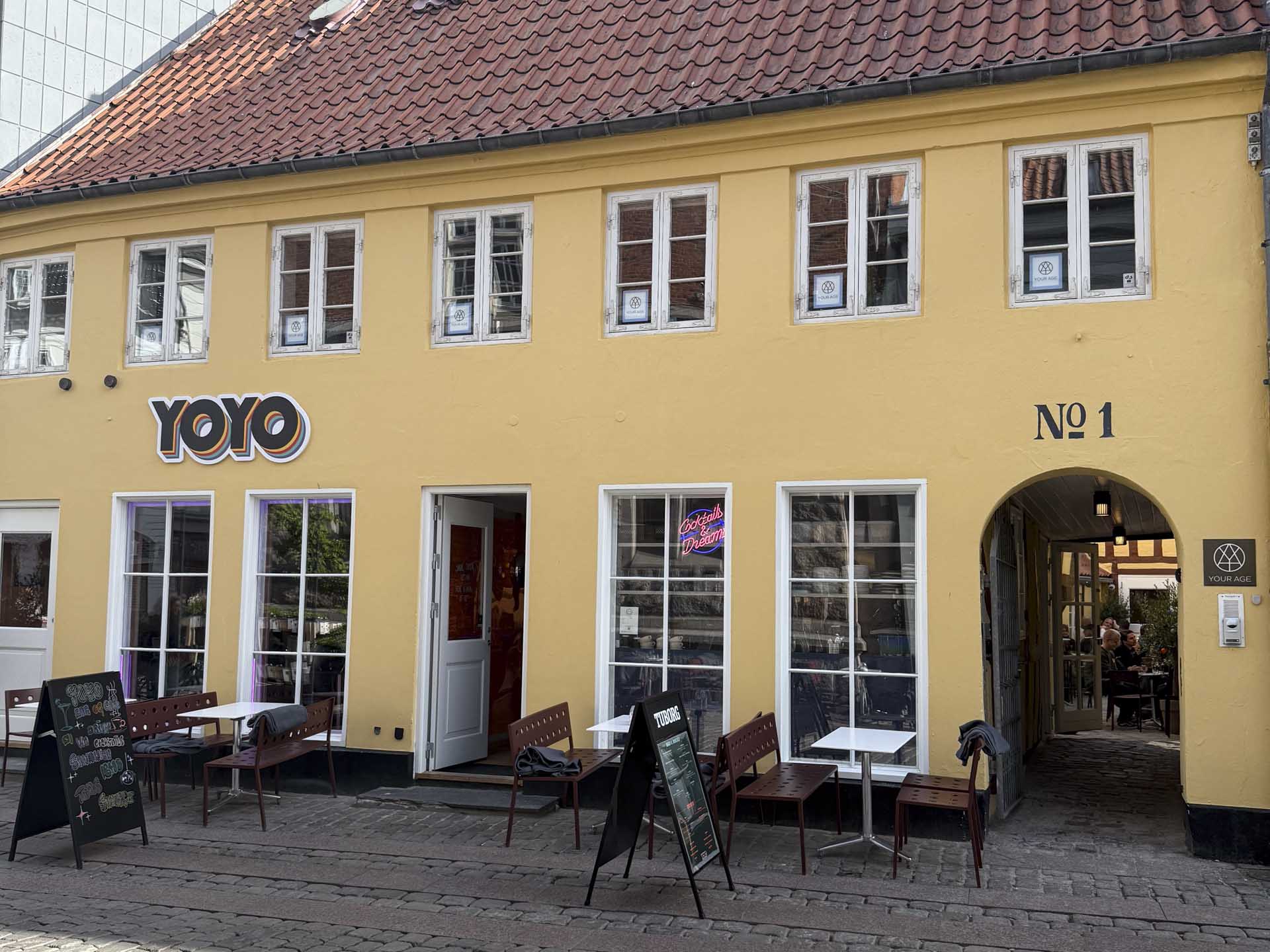 YOYO i Vestergade set udefra.