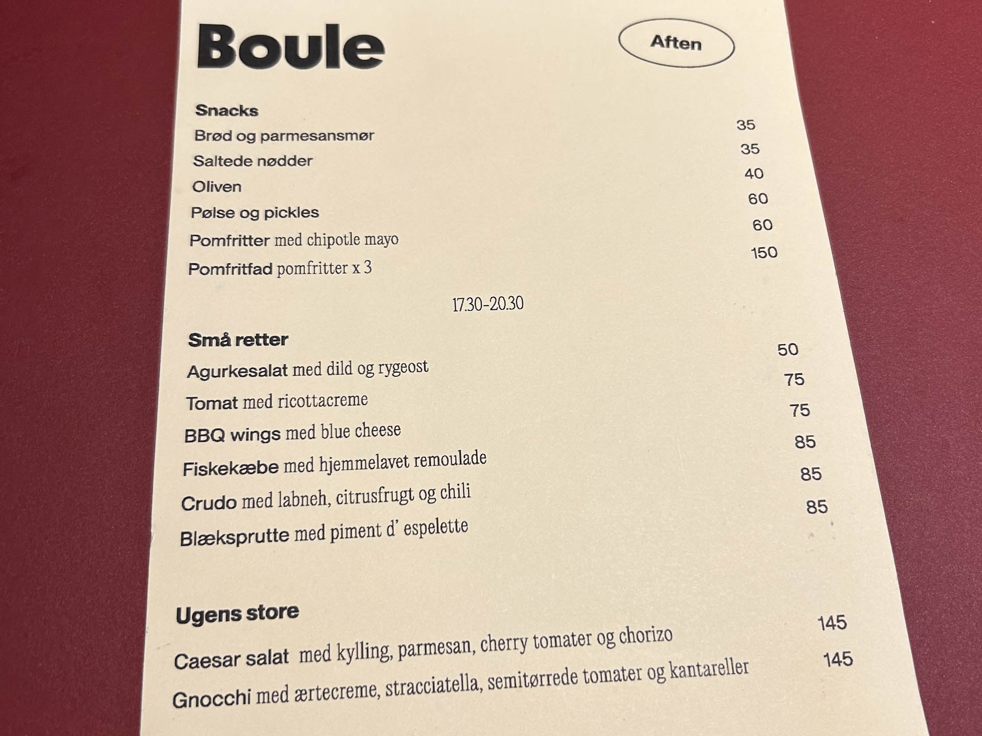 Et menukort med mad hos Boule