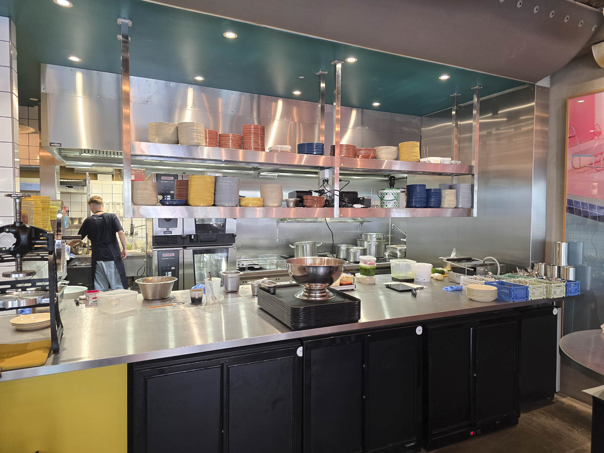 Det åbne køkken hos Bermuda i Jægergårdsgade