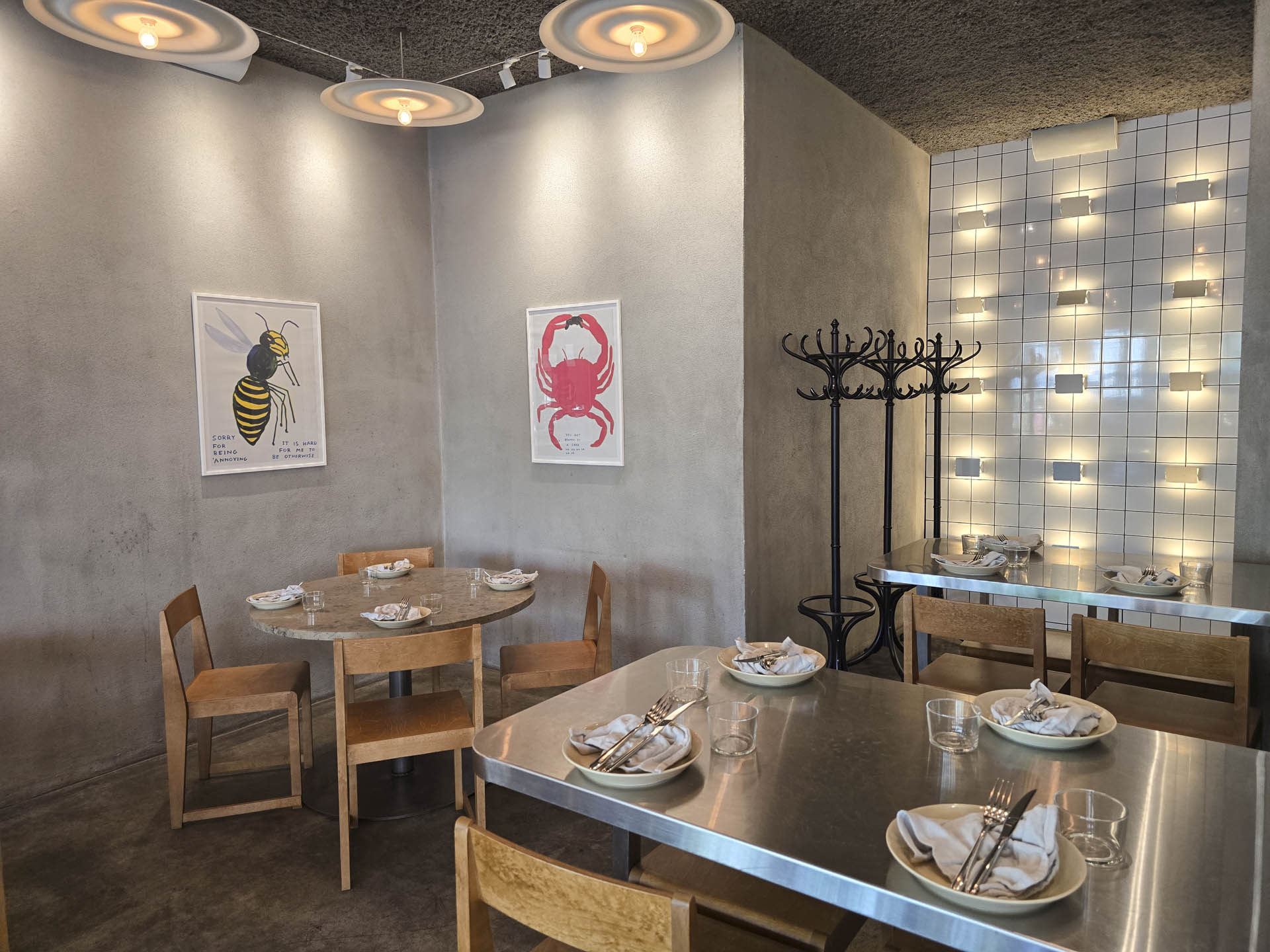 Stolen er noget hårde at side i hos Bermuda i Jægergårdsgade