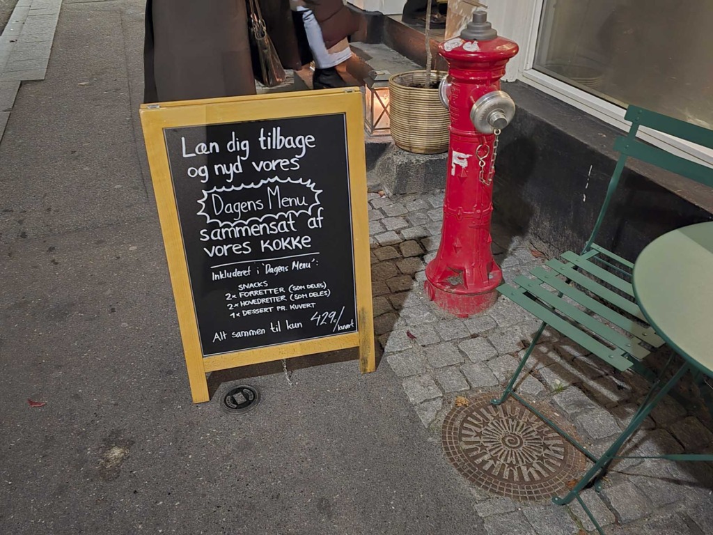 Restau74 og dagens skilt