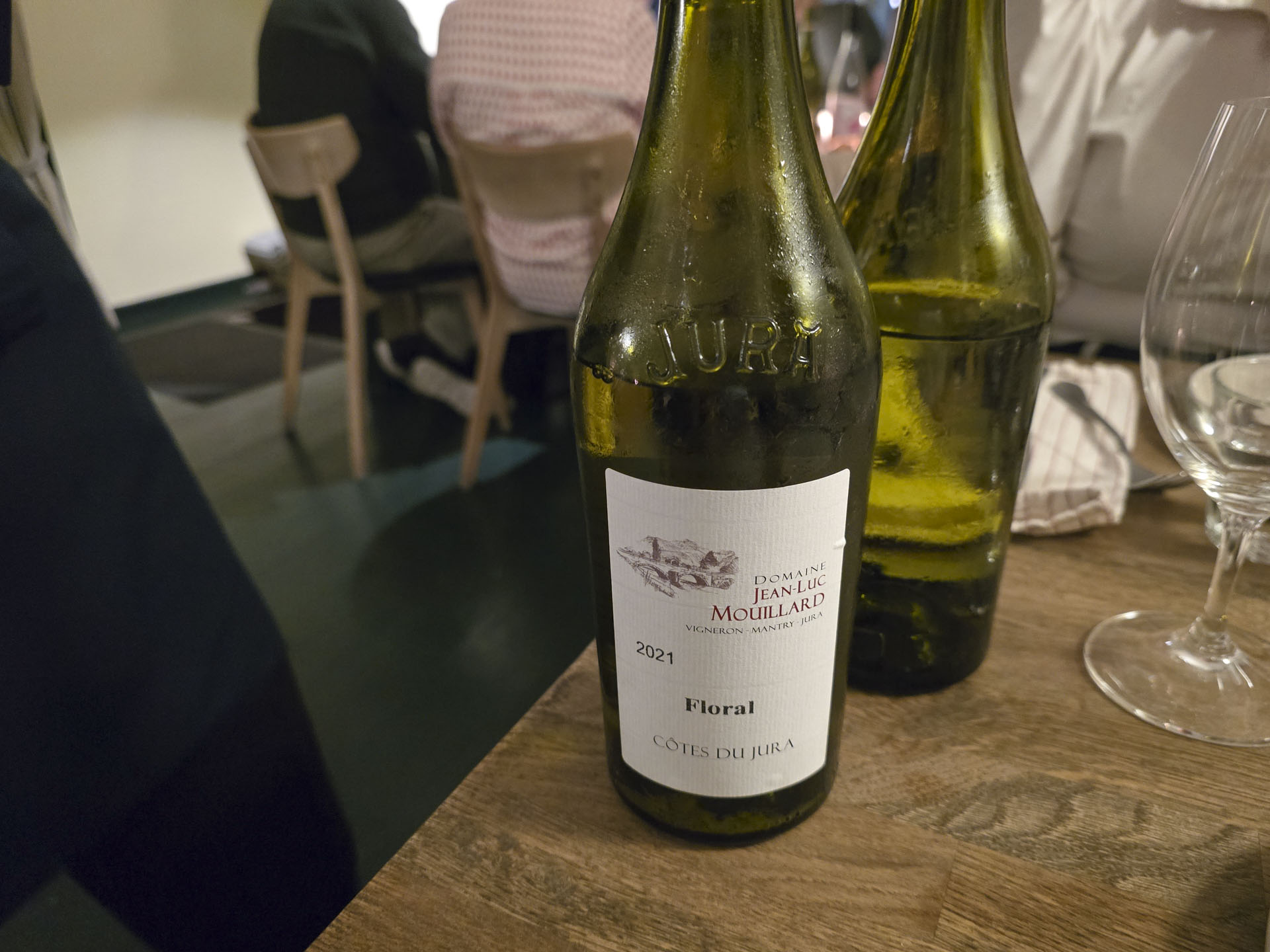 ean-Luc Mouillard 'Floral' lavet på chardonnay og savagnin fra Jura i Frederiksgade i Aarhus