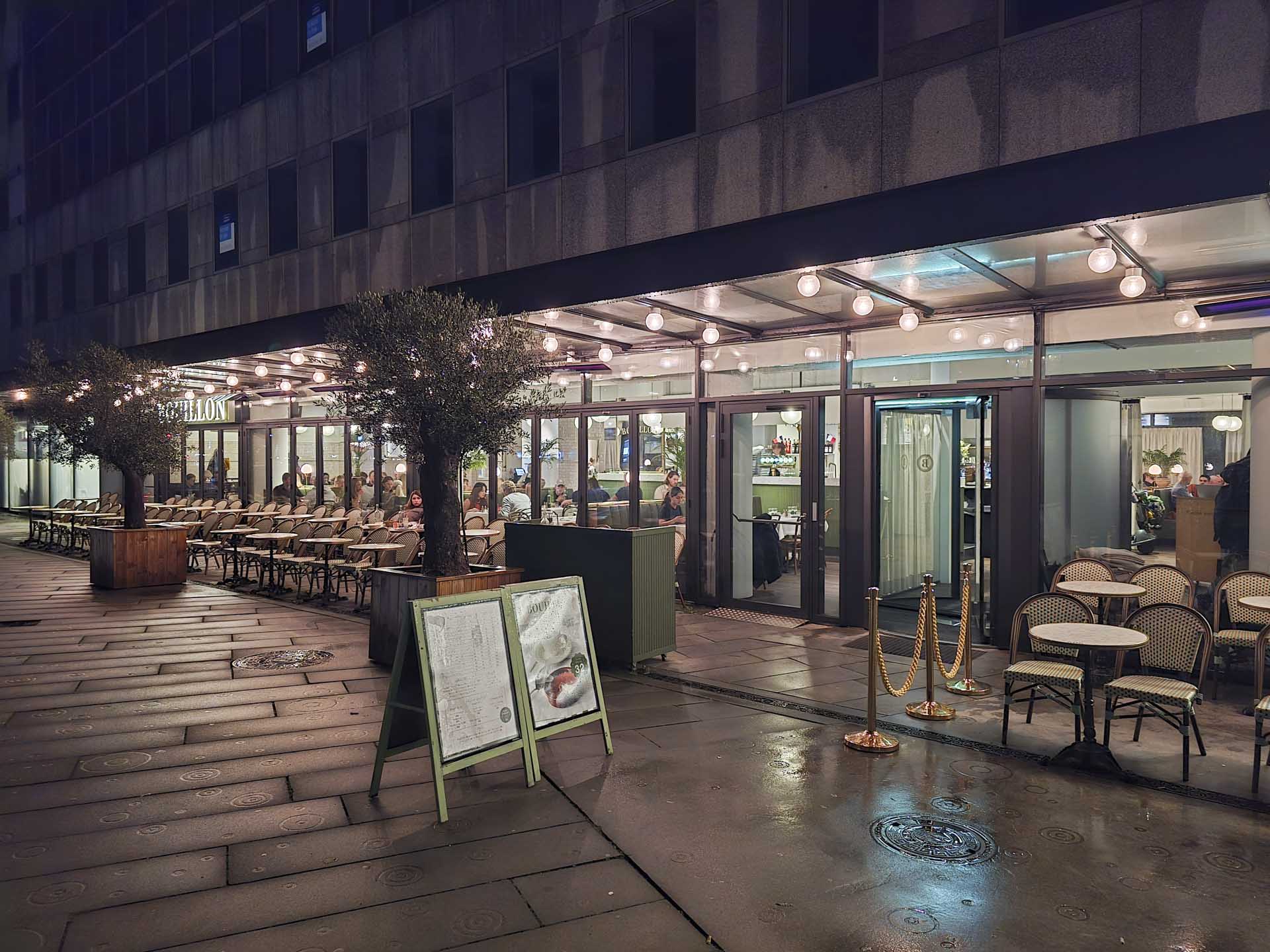 Bouillon set udefra.