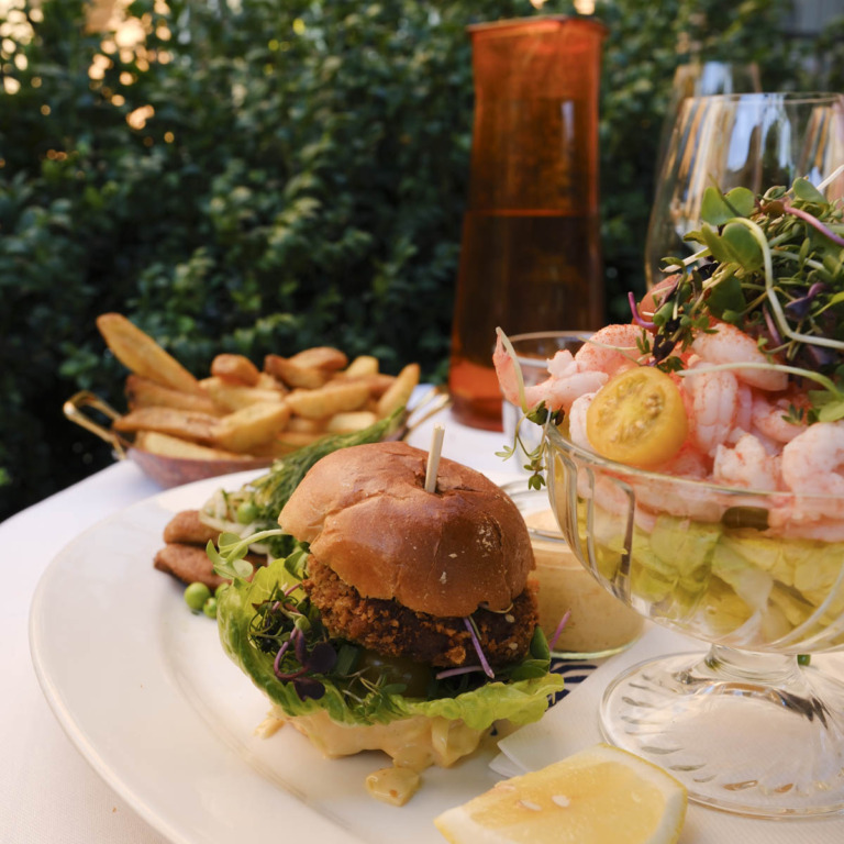 En frokosttallerken hos Mefisto Restaurant & Gårdhave i Aarhus C