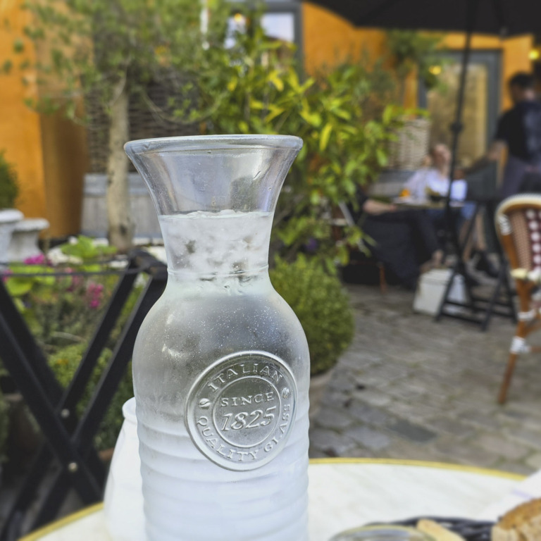 Mefisto Restaurant & Gårdhave 20-16