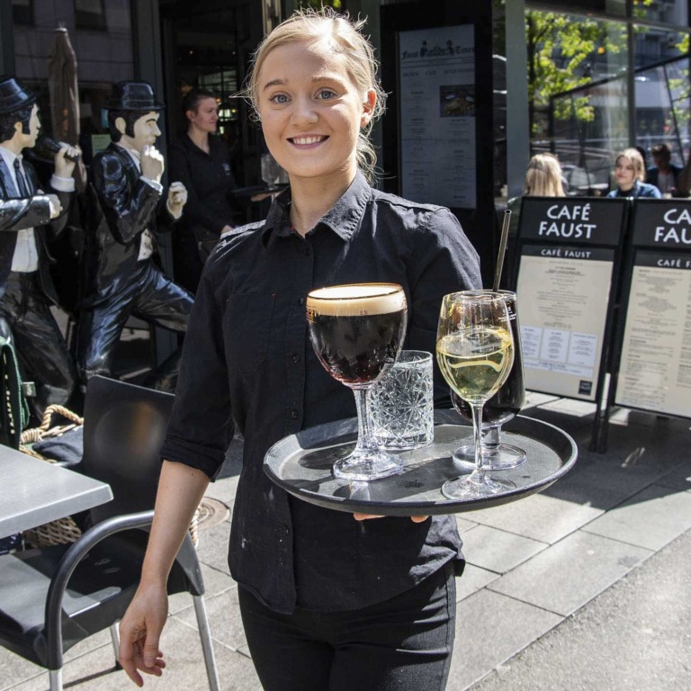 Café Faust ved åen i Aarhus C-7