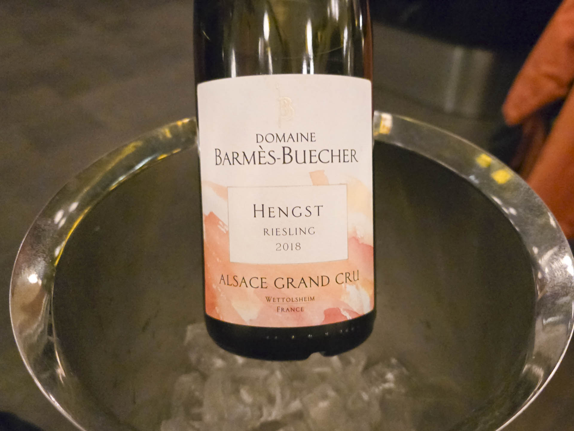 Til choucroute hørte sig selvfølge hvidvin fra Alsace, og vi fandt en modnet riesling fra Grand Cru-marken Hengst i årgang 2018 fra producenten Barmès-Buecher.