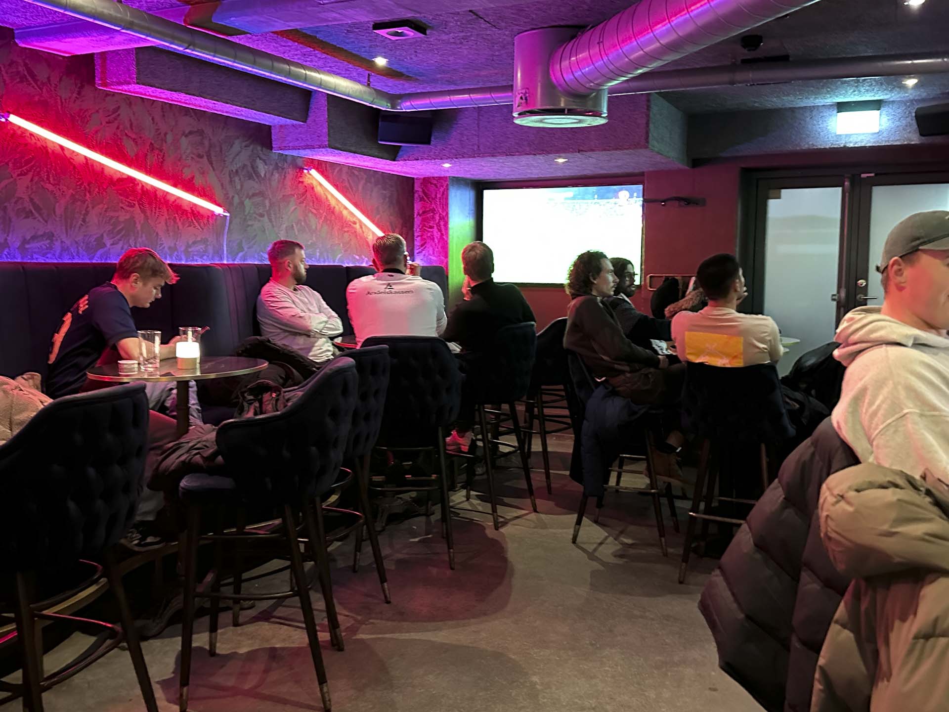 Sport på storskærm hos Panenka i Aarhus C