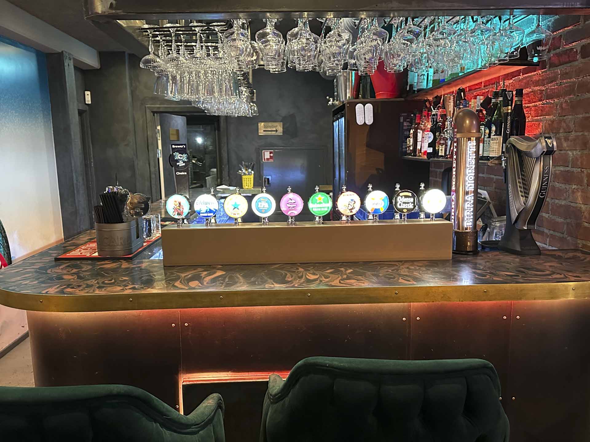 Ølhaner hos Panenka i Aarhus. Her er fællesskab, sport og shuffleboard