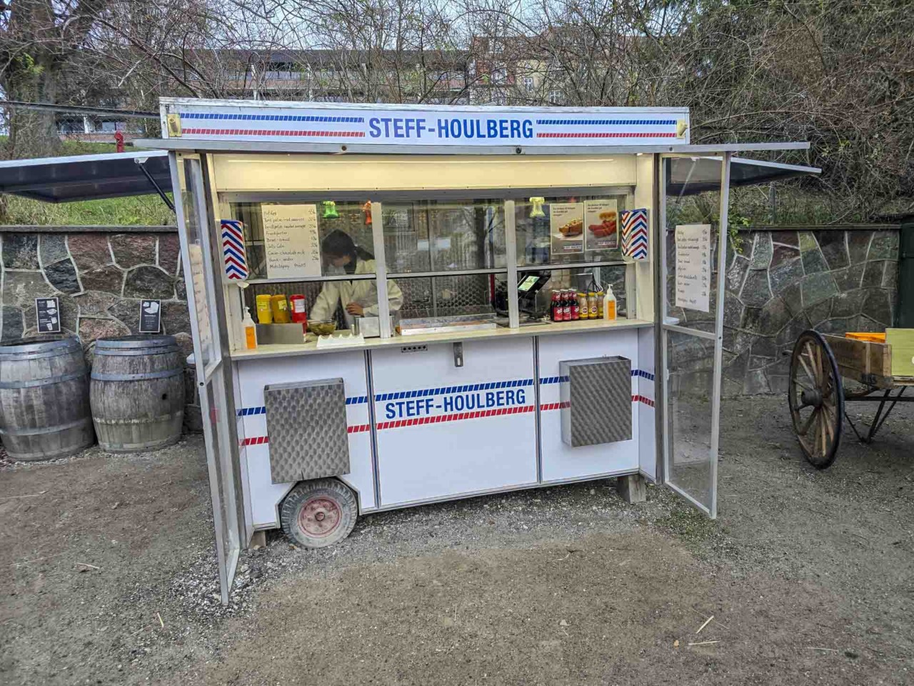 En klassisk pølsevogn i i Den Gamle By