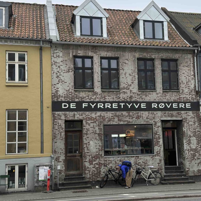 De Fyrretyve R&oslash;vere-20