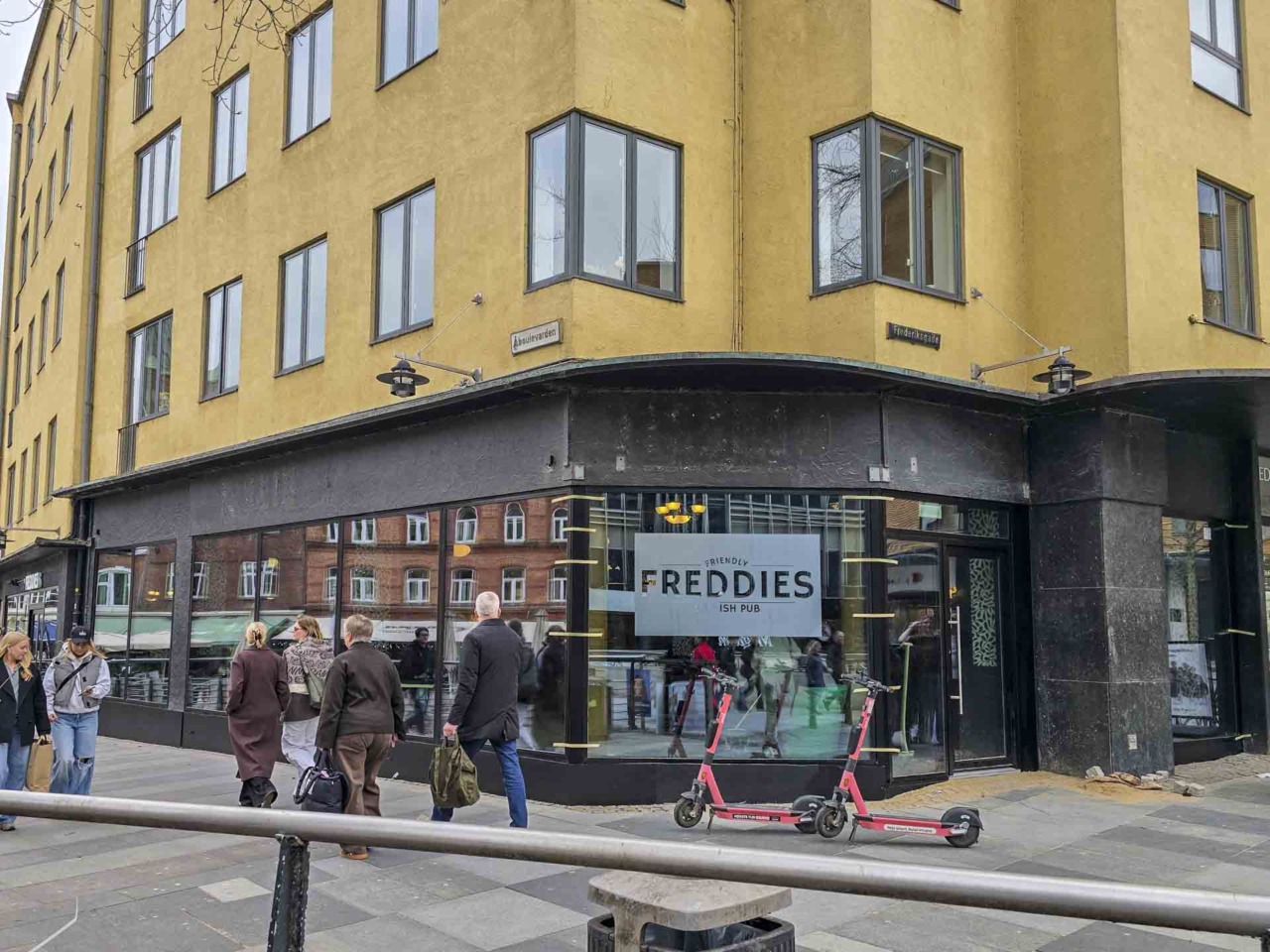 Freddies English Pub ved åen i Aarhus