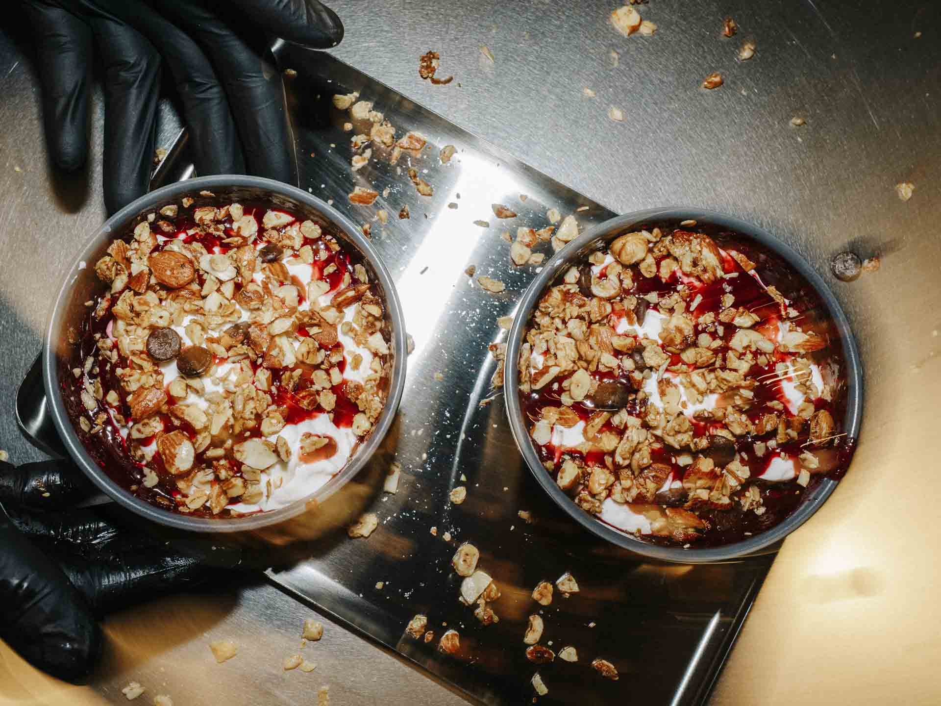 Hjemmelavet granola og bærkompot