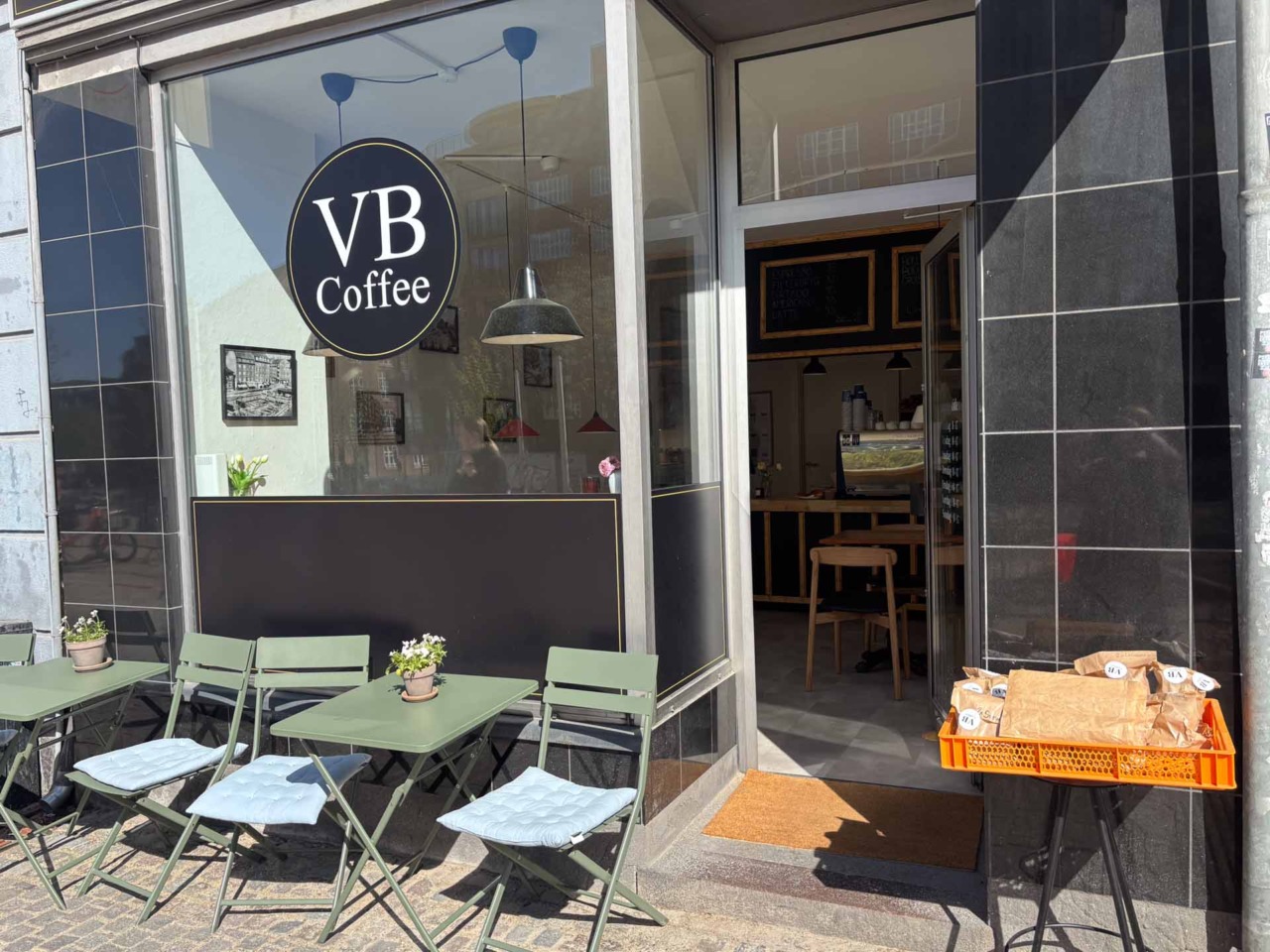 VB Coffee på Vesterbro Torv i Aarhus