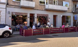 Alma Taqueria i Klostergade i Aarhus C set udefra gaden